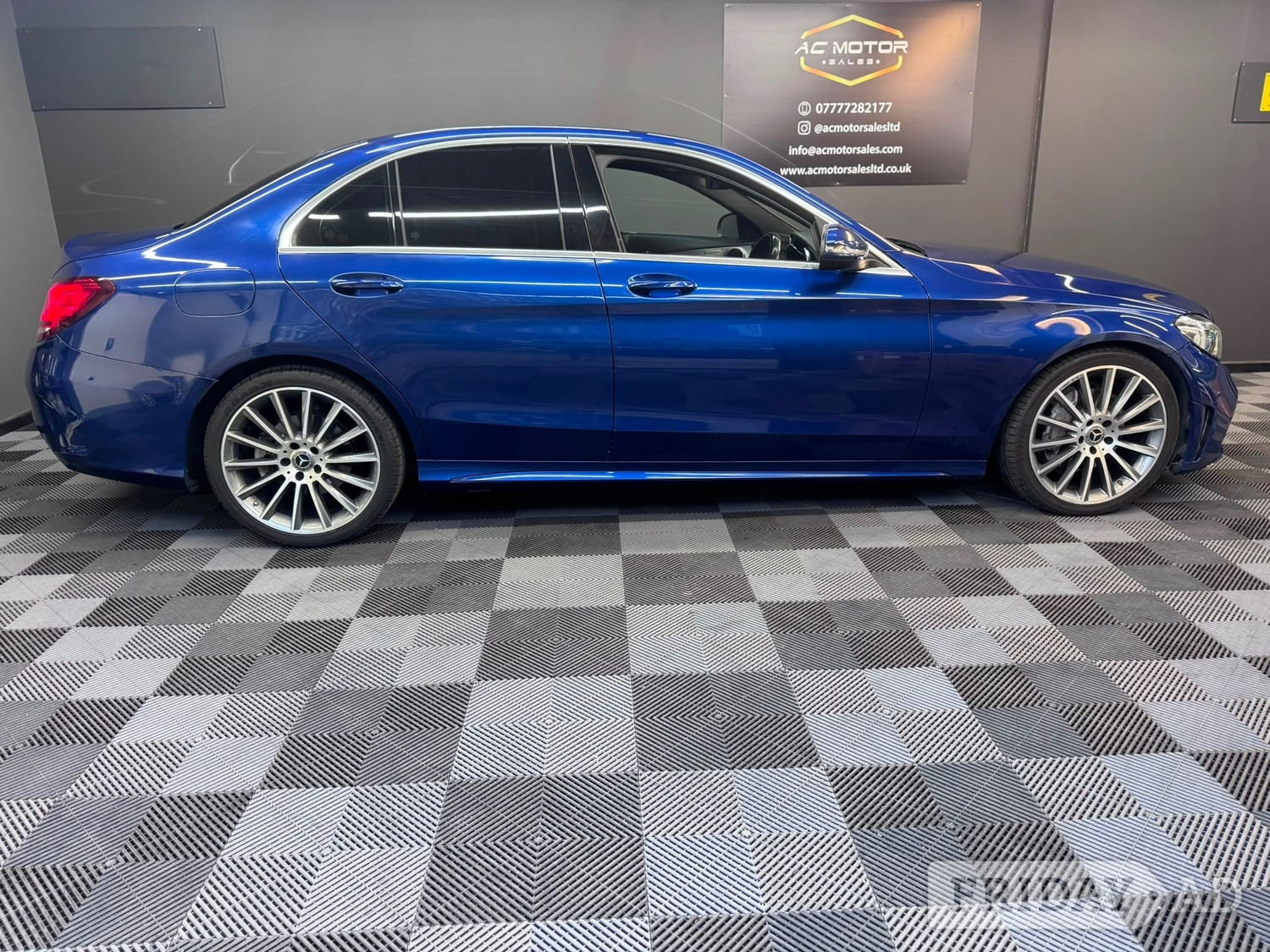 [ berth ]Mercedes-Benz C Class