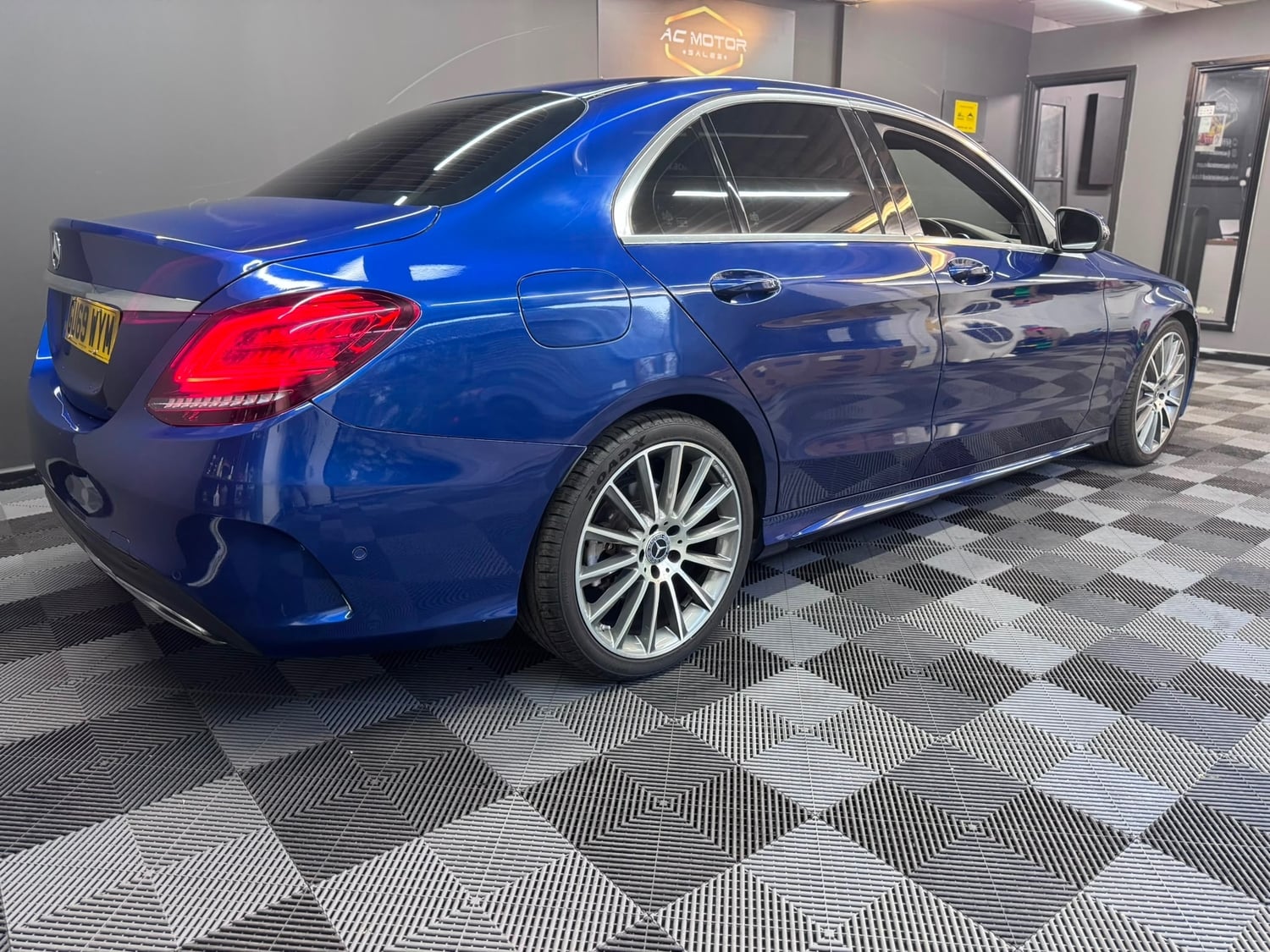 Mercedes-Benz C Class 2019 - Cars in Chertsey