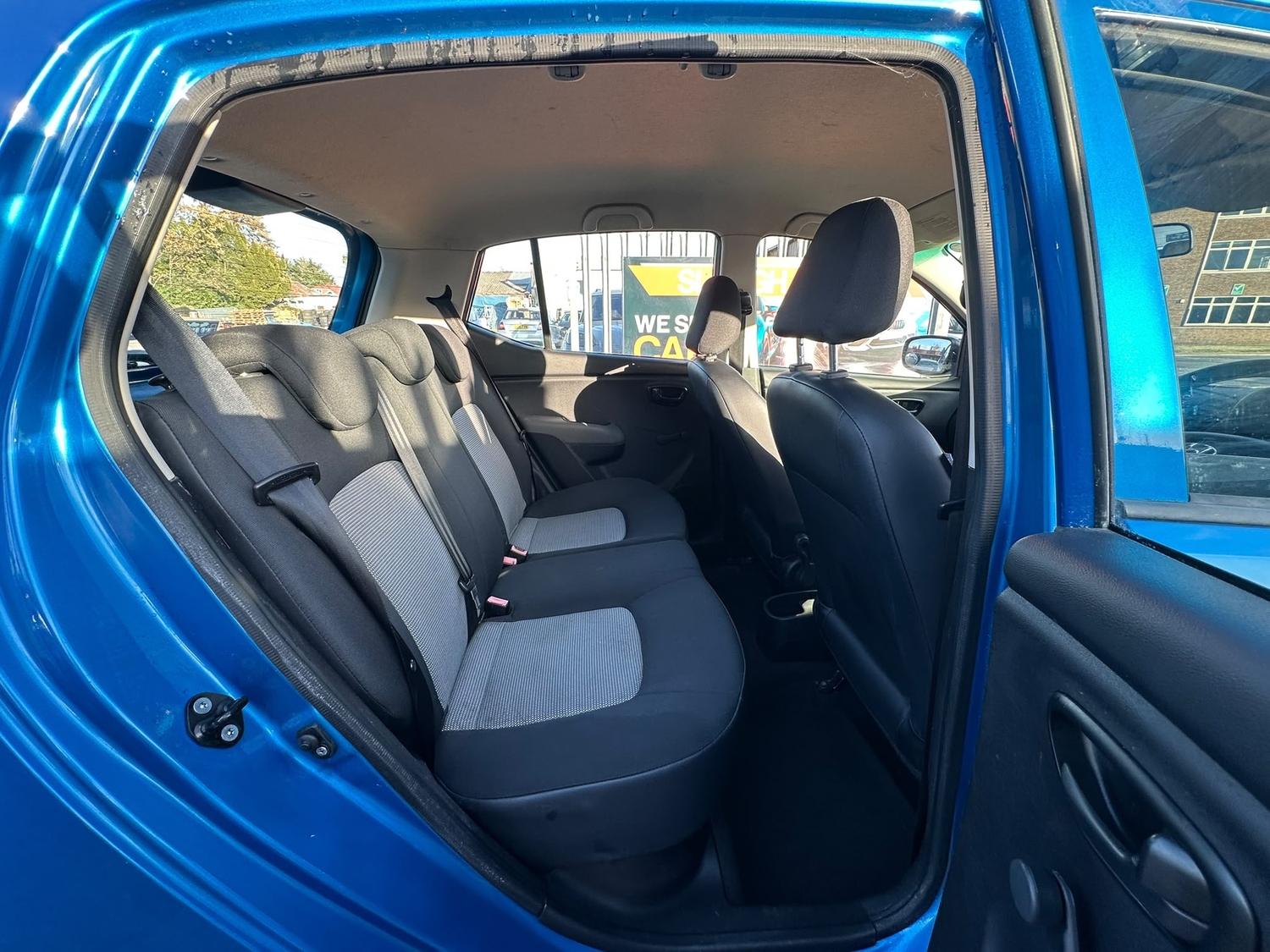 Hyundai i10 2010 - Cars