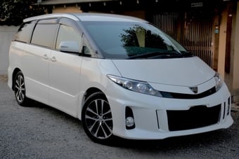 Toyota Estima 2014