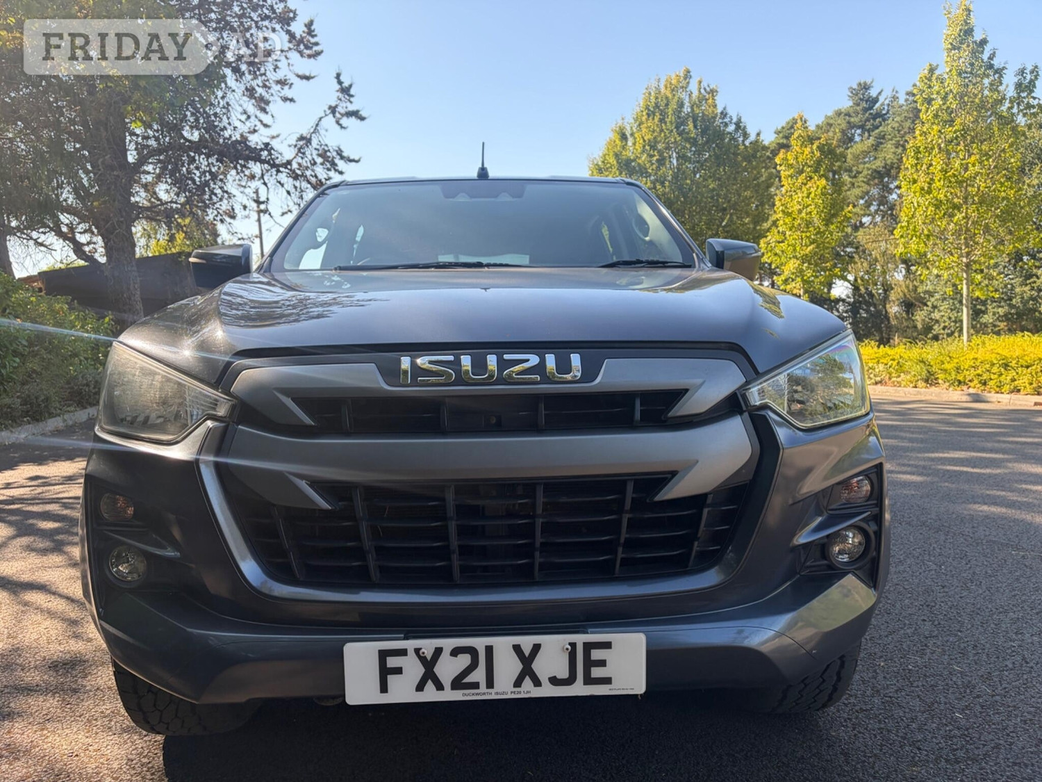 Isuzu D-MAX Hook