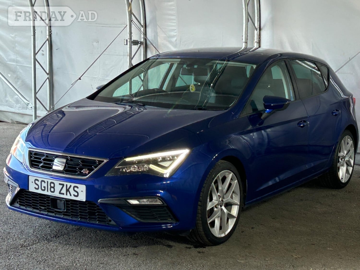 [ berth ]SEAT Leon