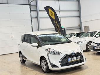 Toyota Sienta 2018
