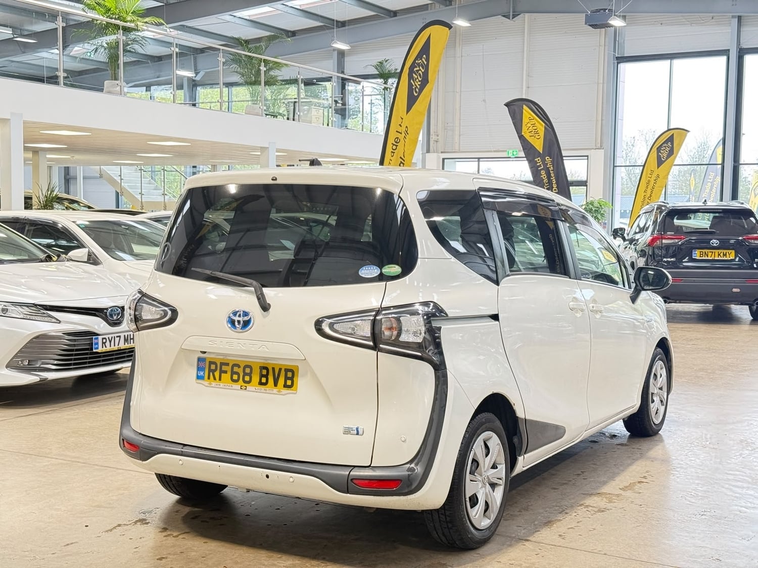 [ berth ]Toyota Sienta