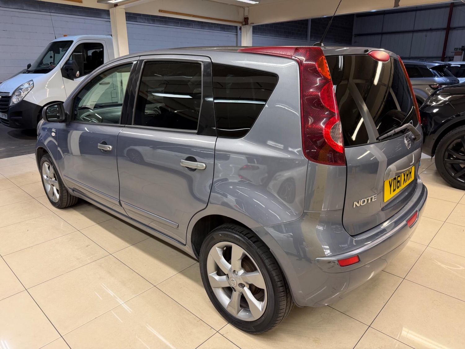 Nissan Note 2011 - Cars