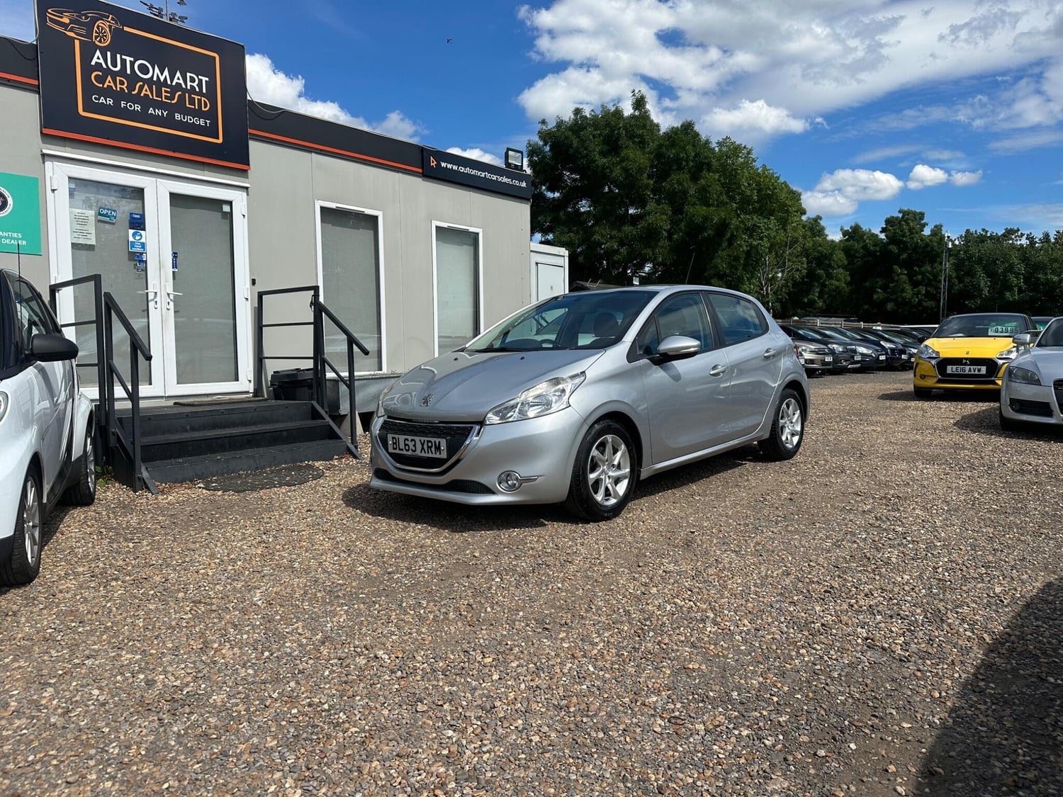 [ berth ]Peugeot 208