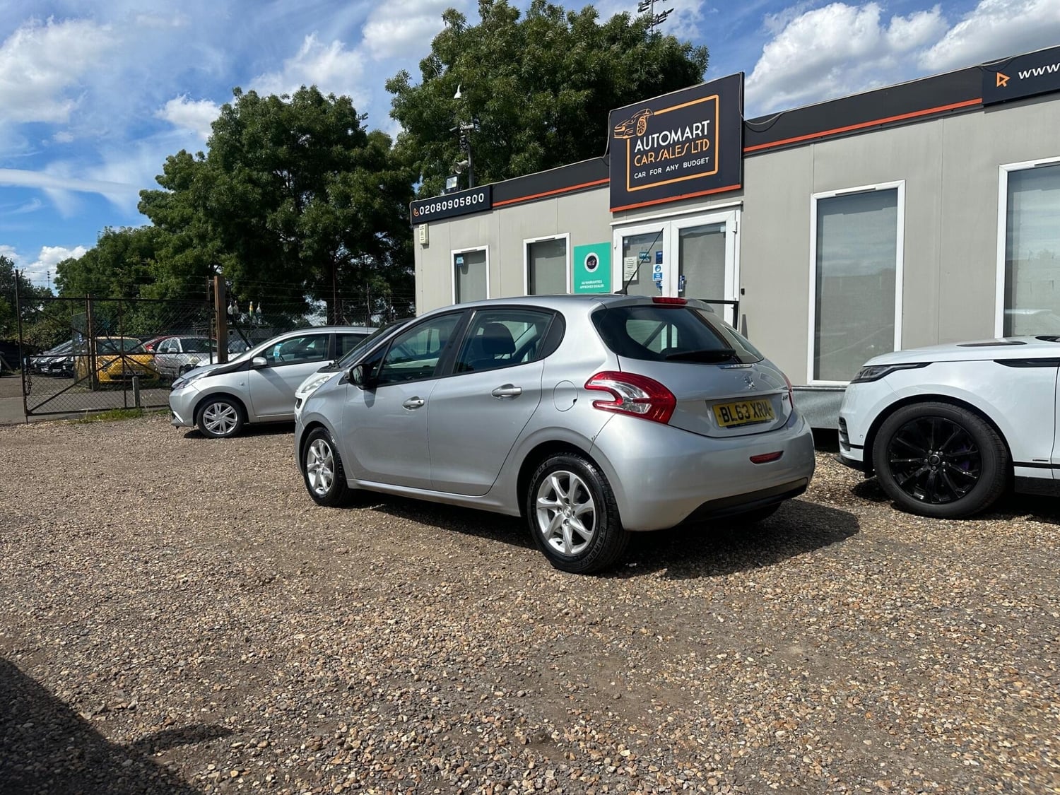Peugeot 208 2014 - Cars in Sunbury-On-Thames