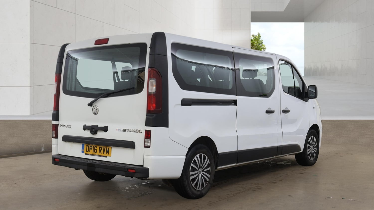 Vauxhall Vivaro 2016 - Vans & Commercial Vehicles