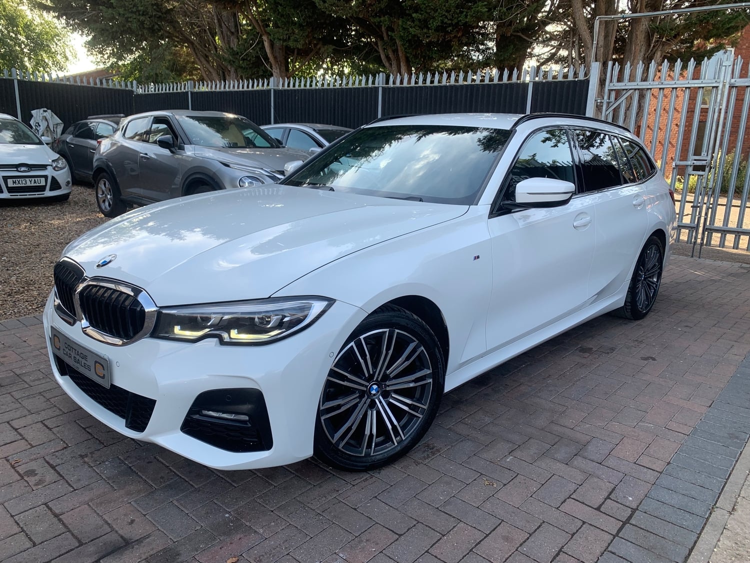 BMW 3 Series 2019 - Cars in Hayes