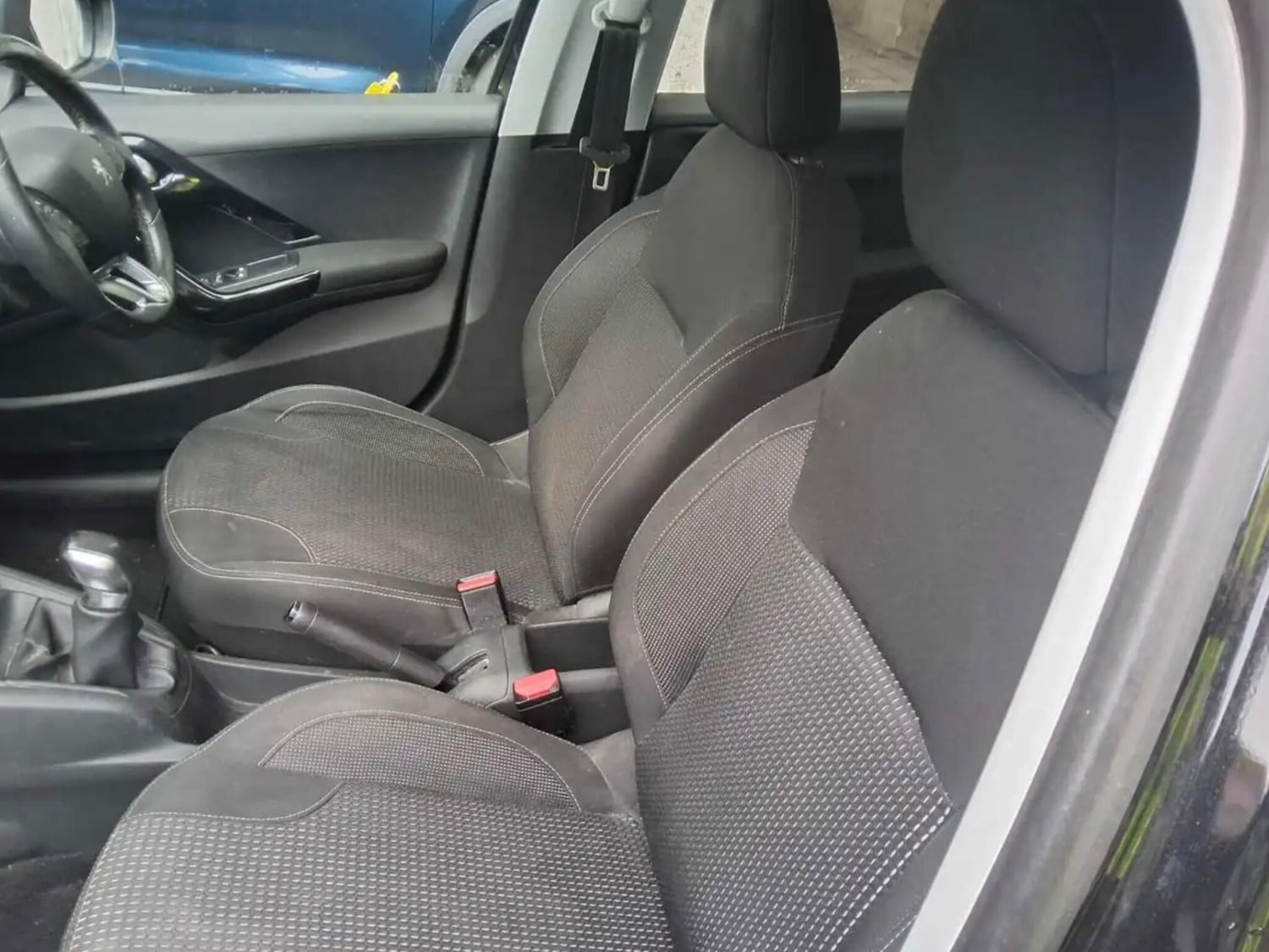 [ berth ]Peugeot 208