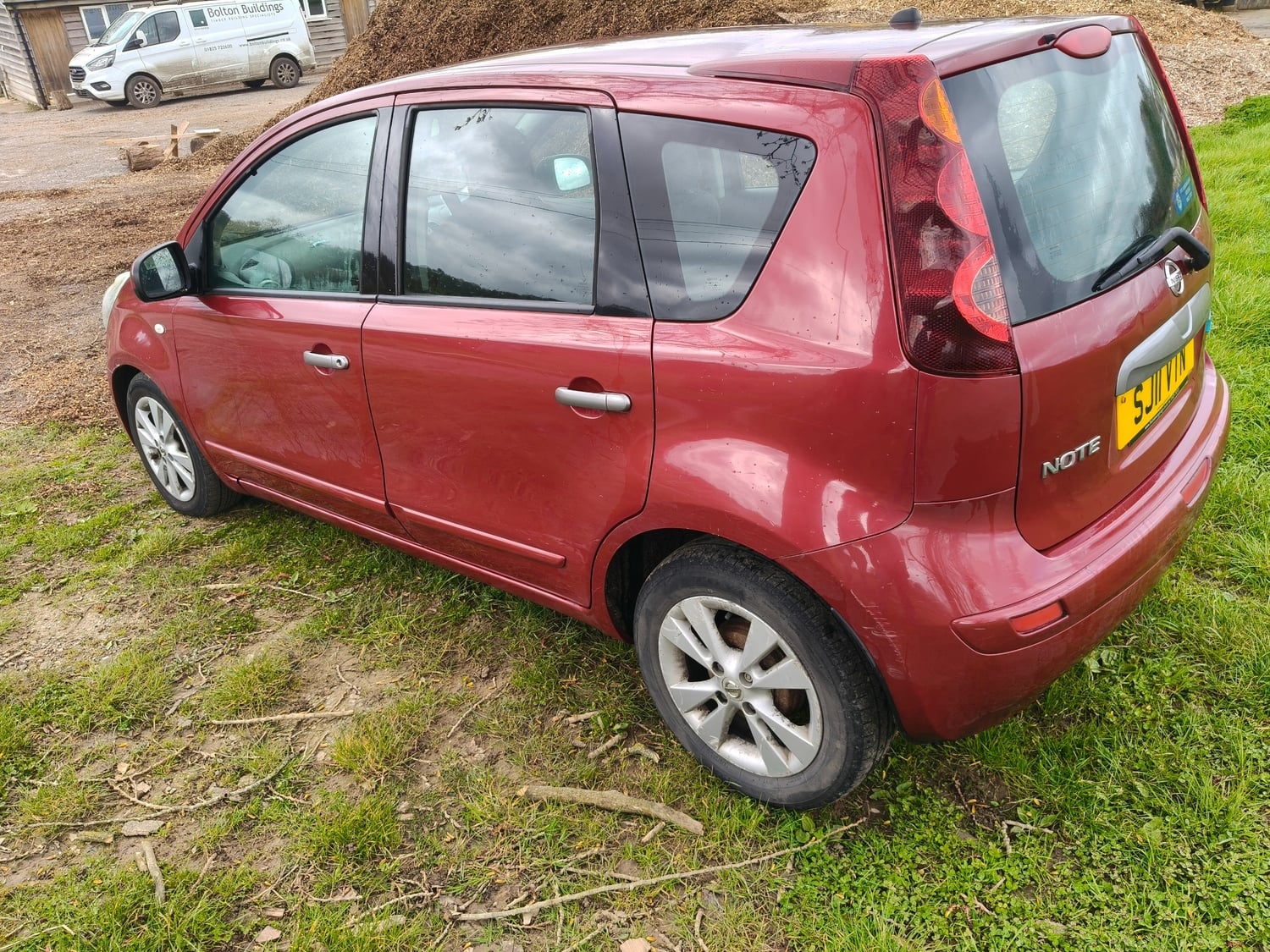 Nissan Note 2011 - Cars