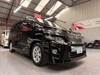 Toyota Vellfire 2014