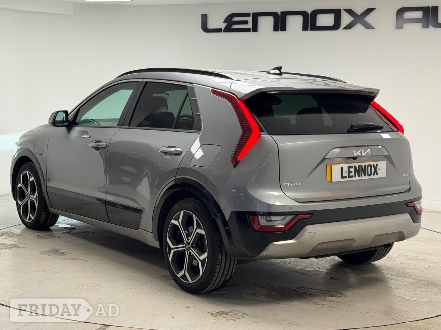 Kia Niro 2023 - Cars in Brent