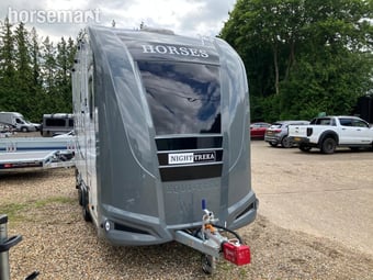 Equi-Trek Night-Treka  Horse Trailer