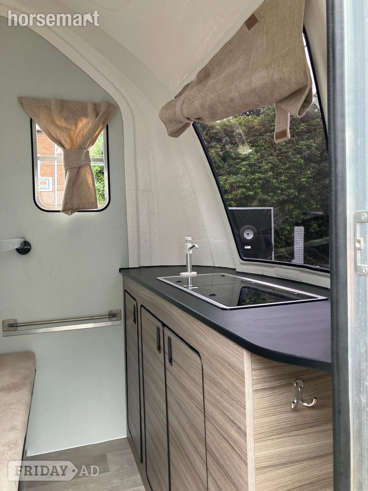Equi-Trek Night-Treka  Horse Trailer - Trailers & Horseboxes in Bury St. Edmunds