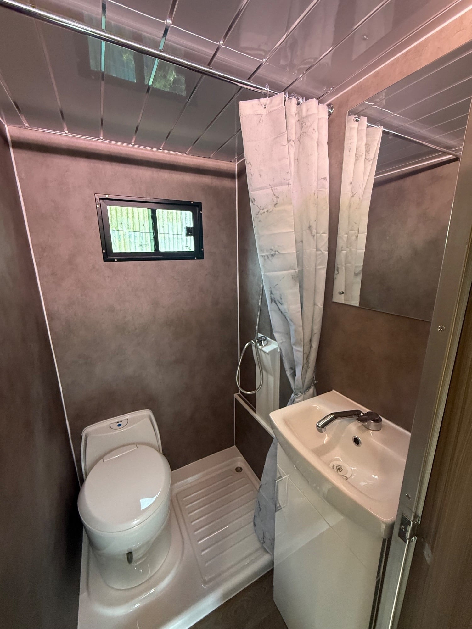 Harley  DAF Horsebox - Trailers & Horseboxes