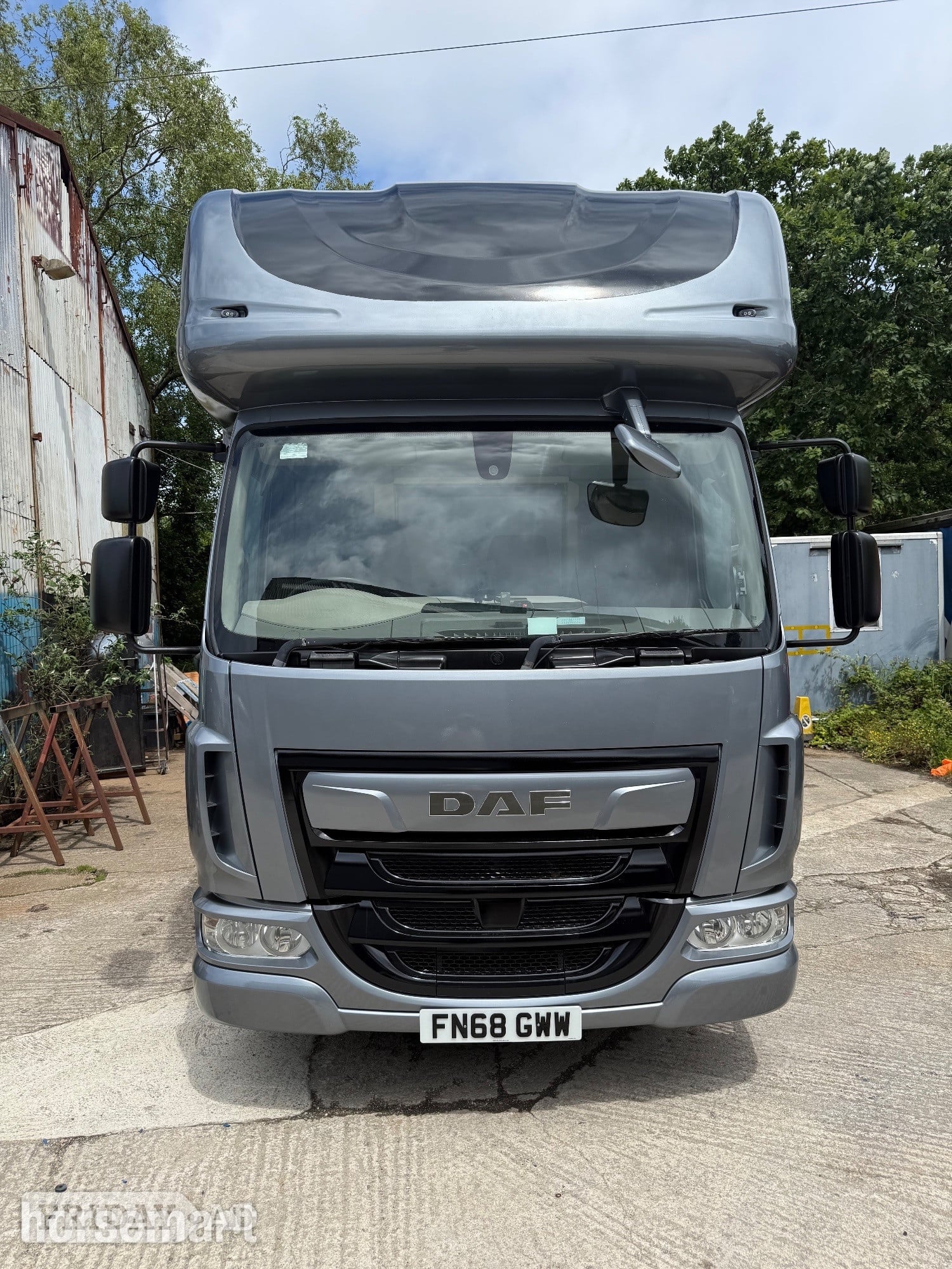 [ berth ]Harley Horseboxes 