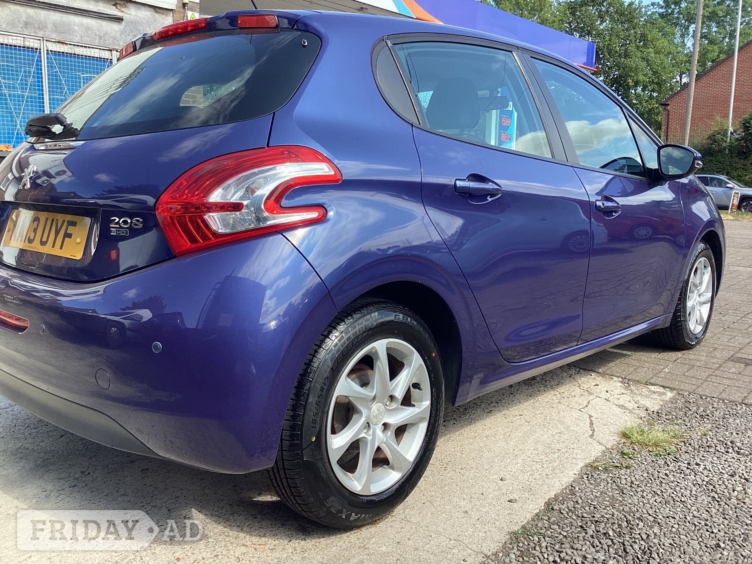 [ berth ]Peugeot 208