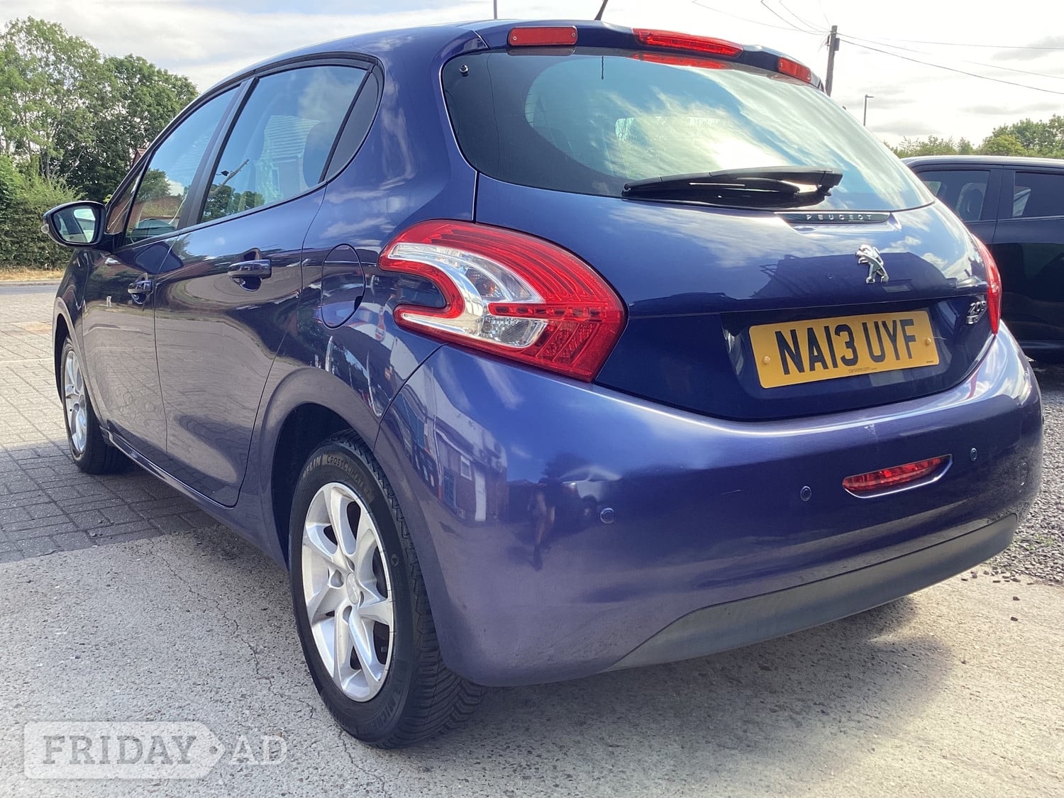 Peugeot 208 2013 - Cars in Redditch