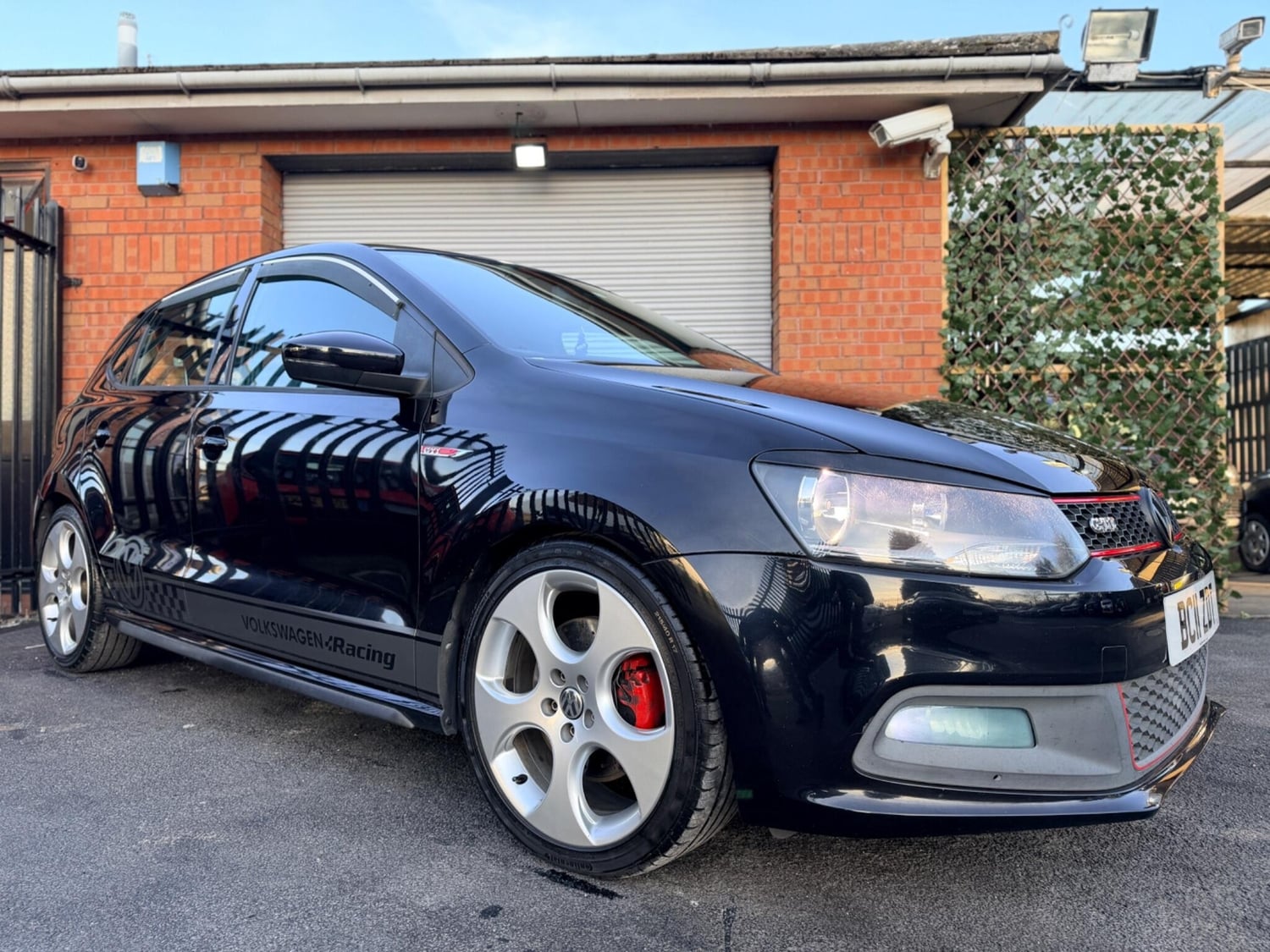 Volkswagen Polo 2011 - Cars in Swindon