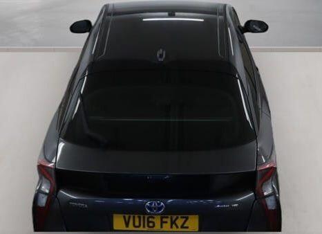 Toyota Prius 2016 - Cars in Hillingdon