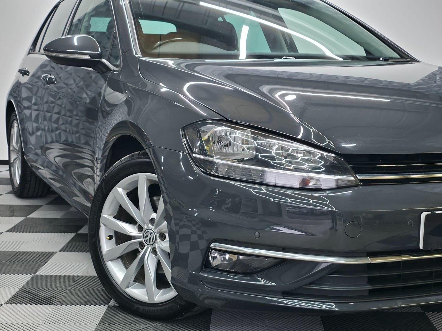Volkswagen Golf 2018 - Cars