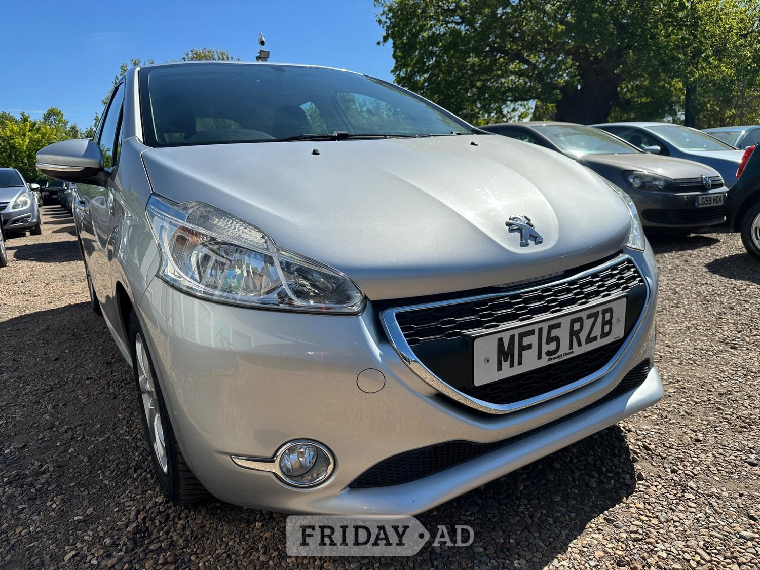 Peugeot 208 2015 - Cars
