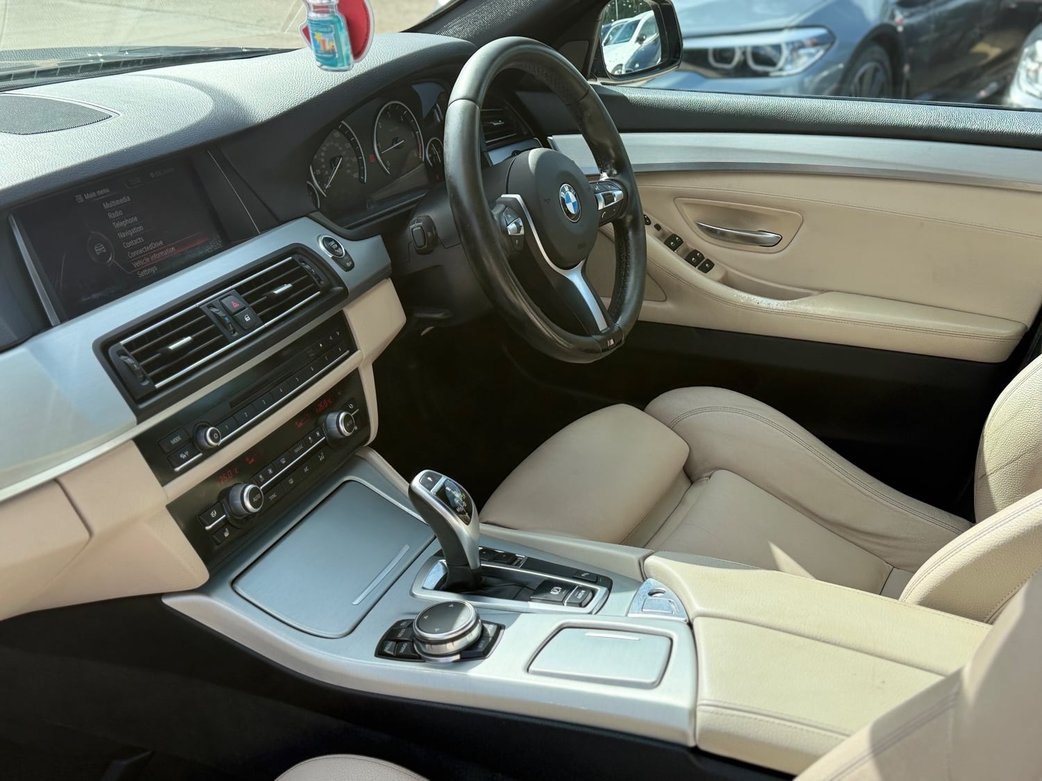 [ berth ]BMW 5 Series