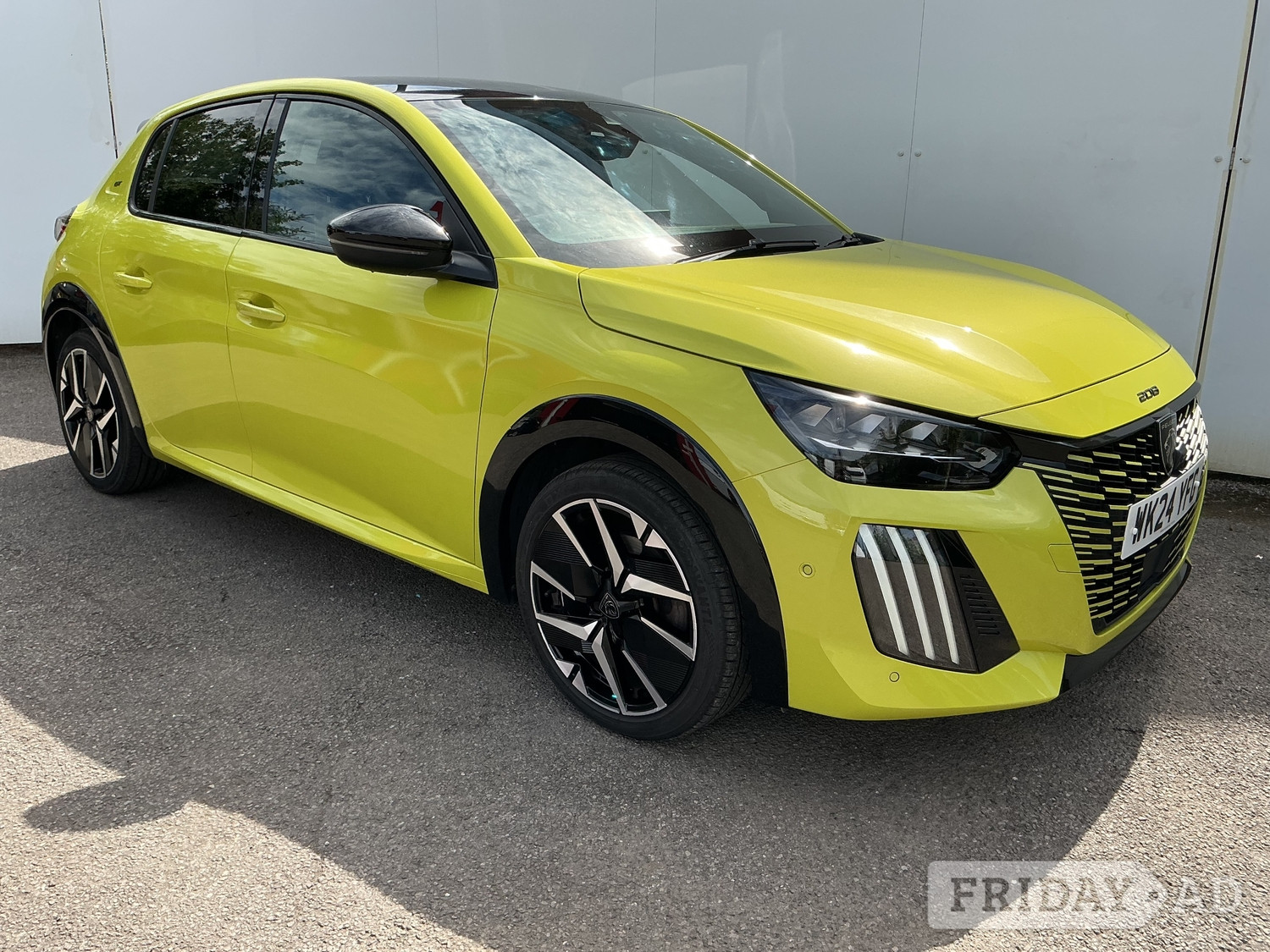 [ berth ]Peugeot 208