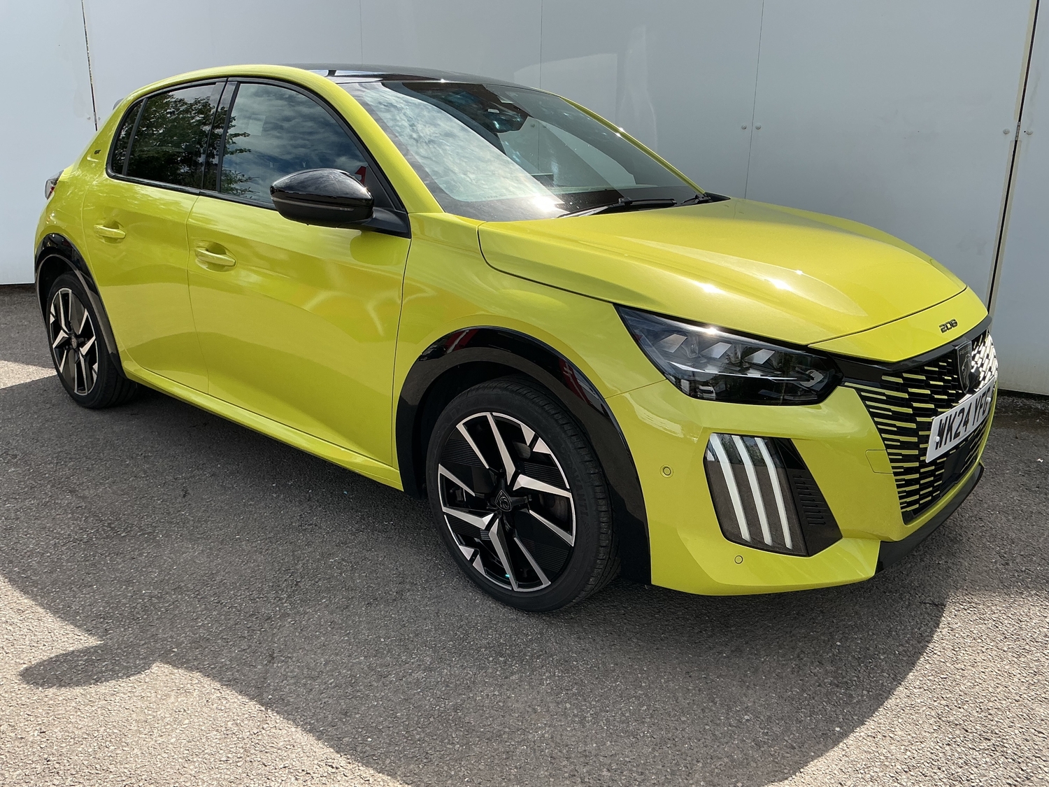 [ berth ]Peugeot 208
