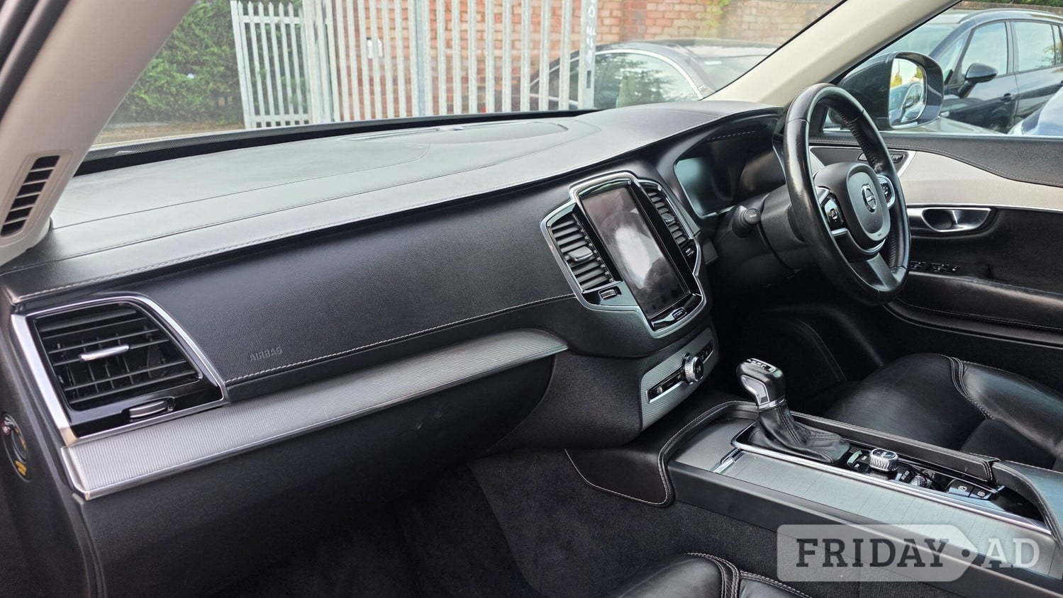 Volvo XC90 2017 in Leighton Buzzard