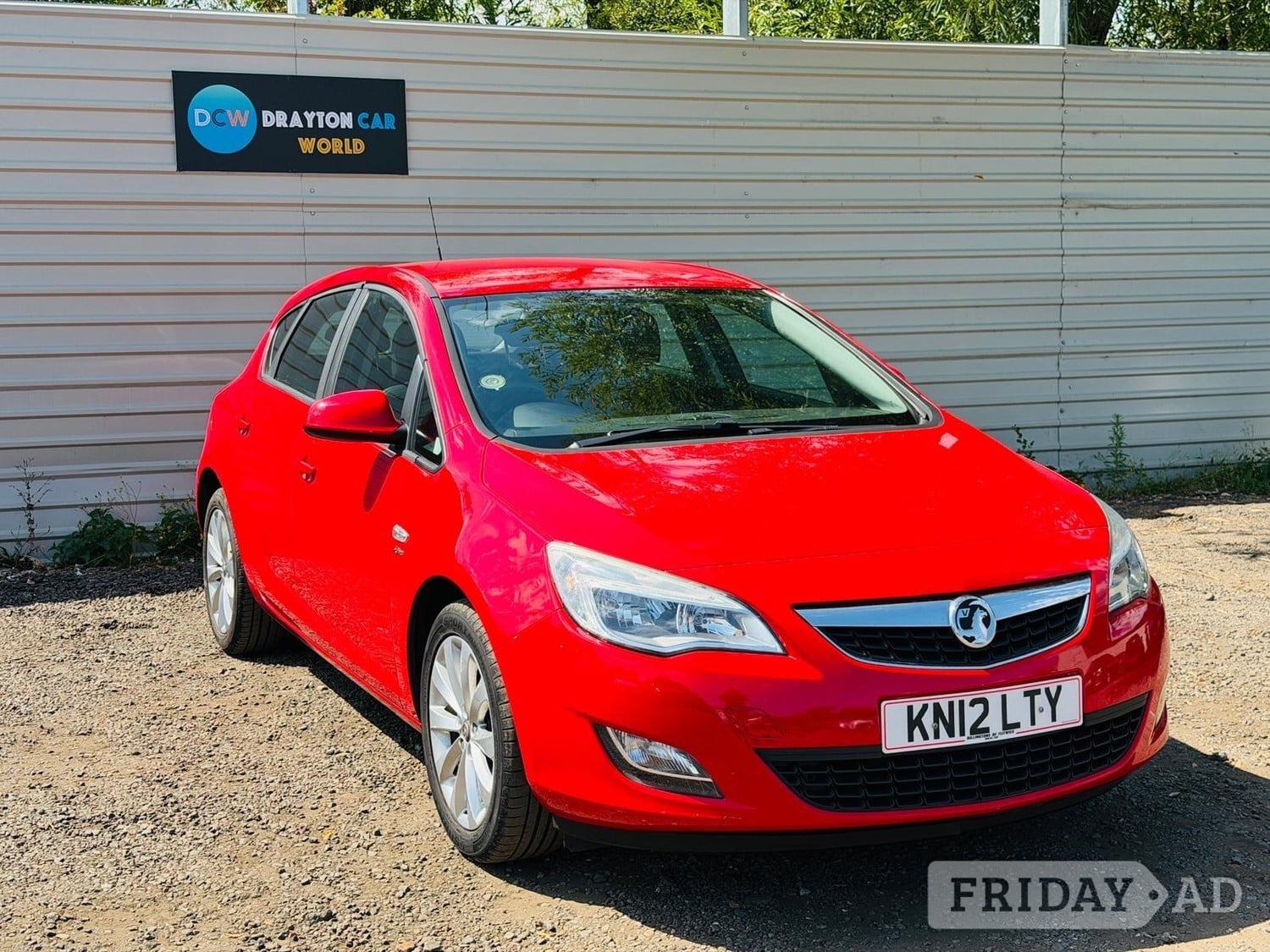 Vauxhall Astra 2012 in Hillingdon
