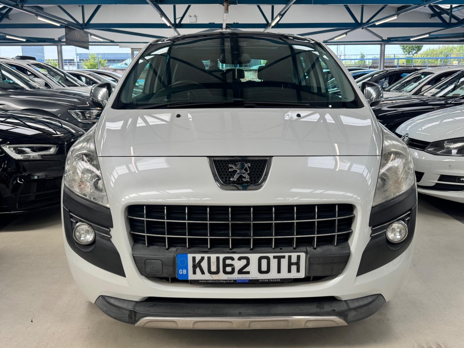 [ berth ]Peugeot 3008