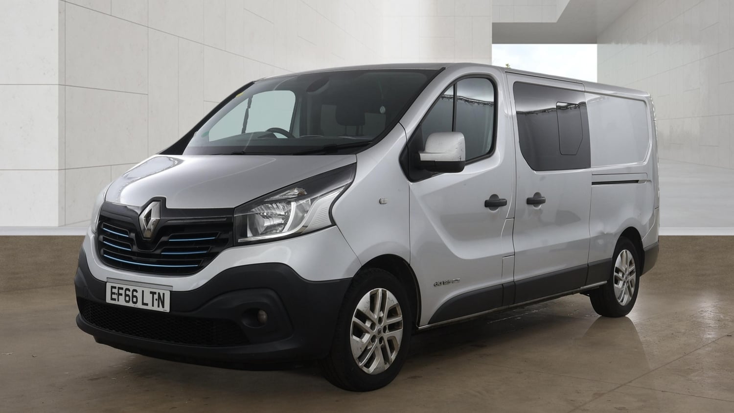 [ berth ]Renault Trafic