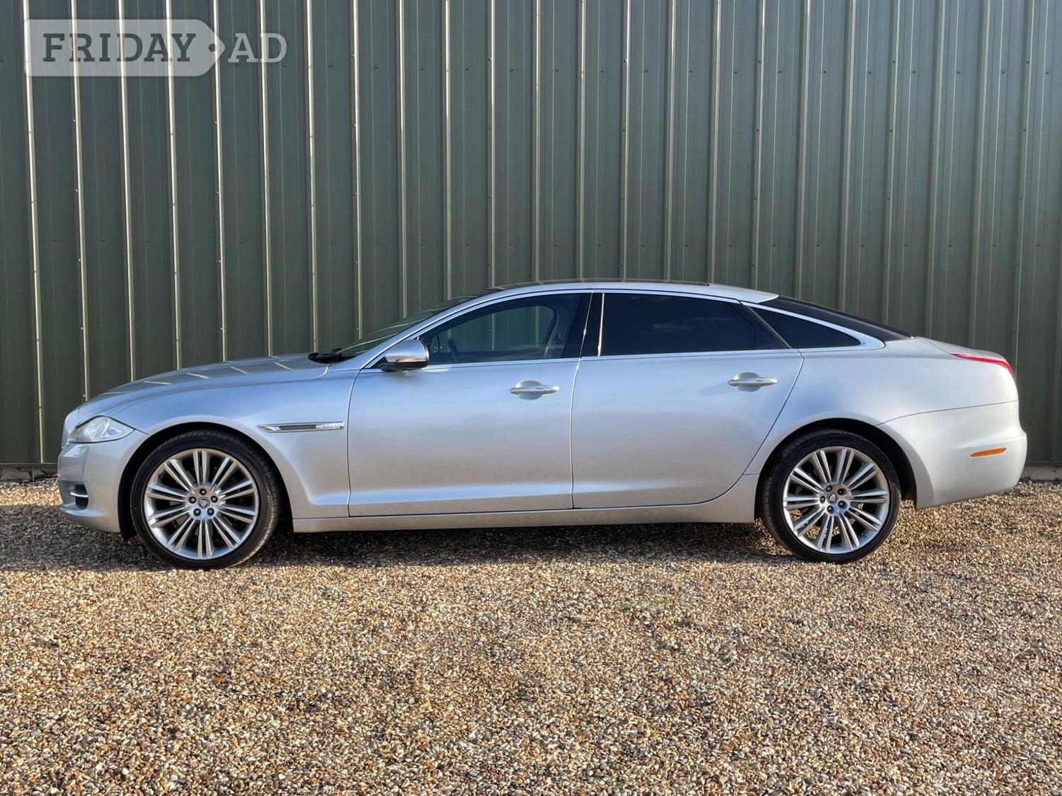 Jaguar XJ 2010 - Cars