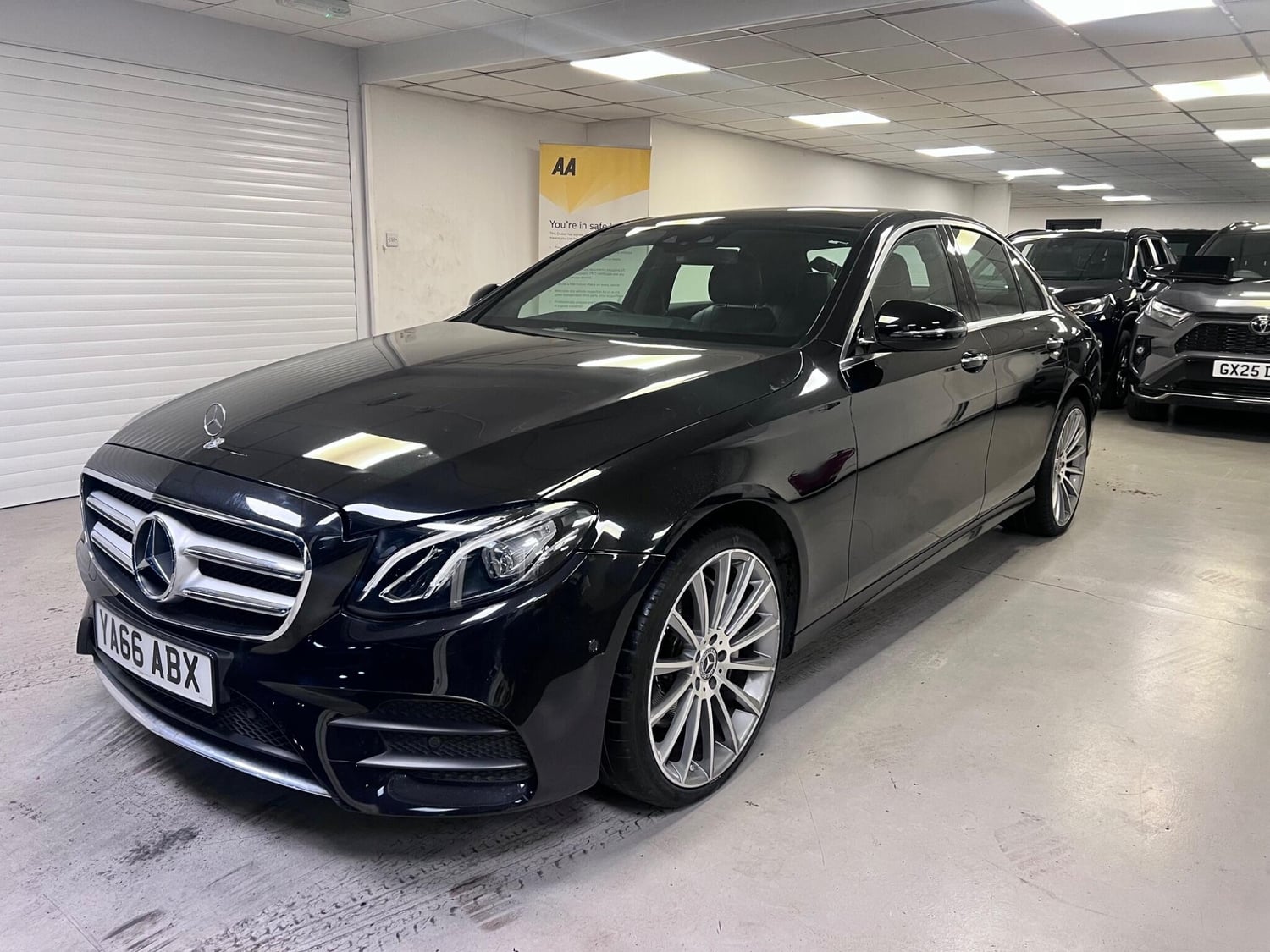 [ berth ]Mercedes-Benz E Class