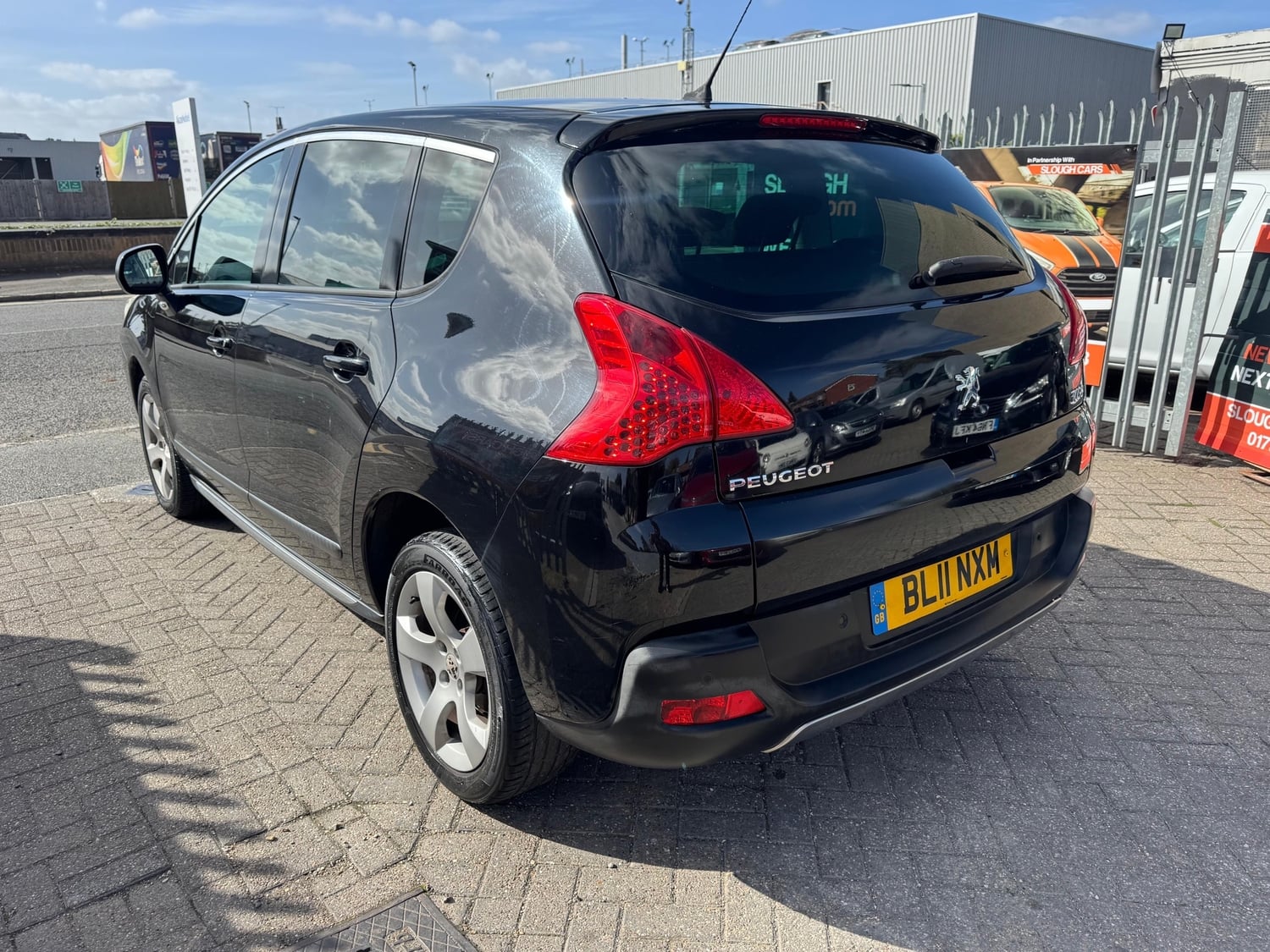 [ berth ]Peugeot 3008
