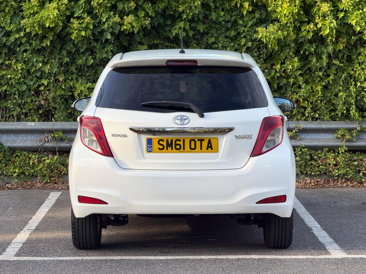 Toyota Yaris 2011 - Cars in Ealing