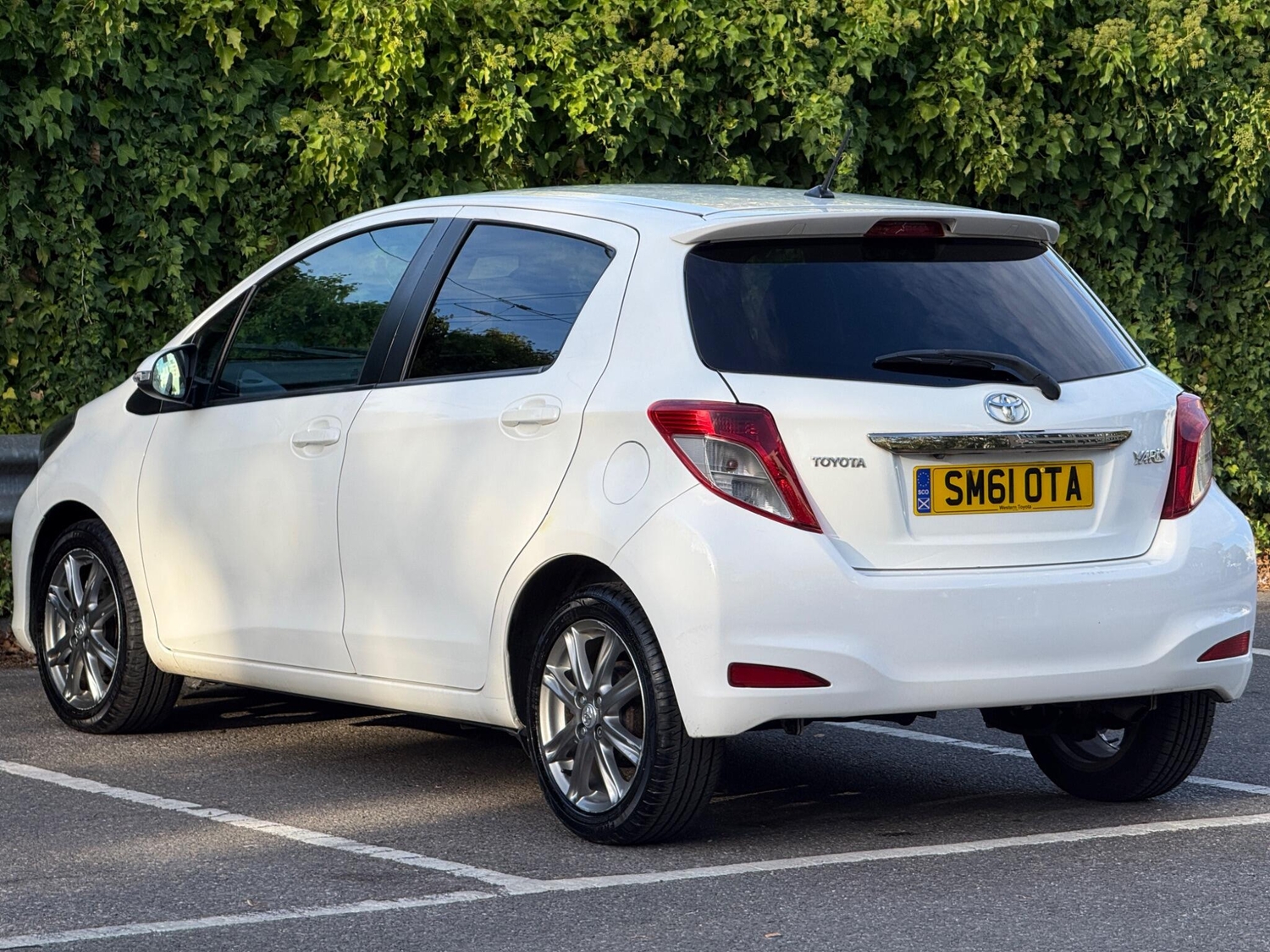 Toyota Yaris 2011 - Cars