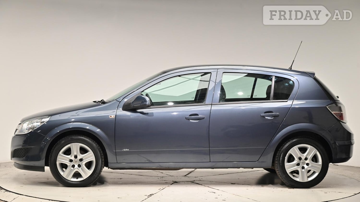 [ berth ]Vauxhall Astra