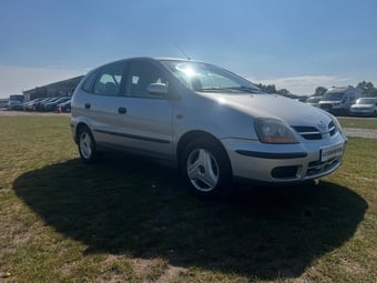 Nissan Almera Tino 2003