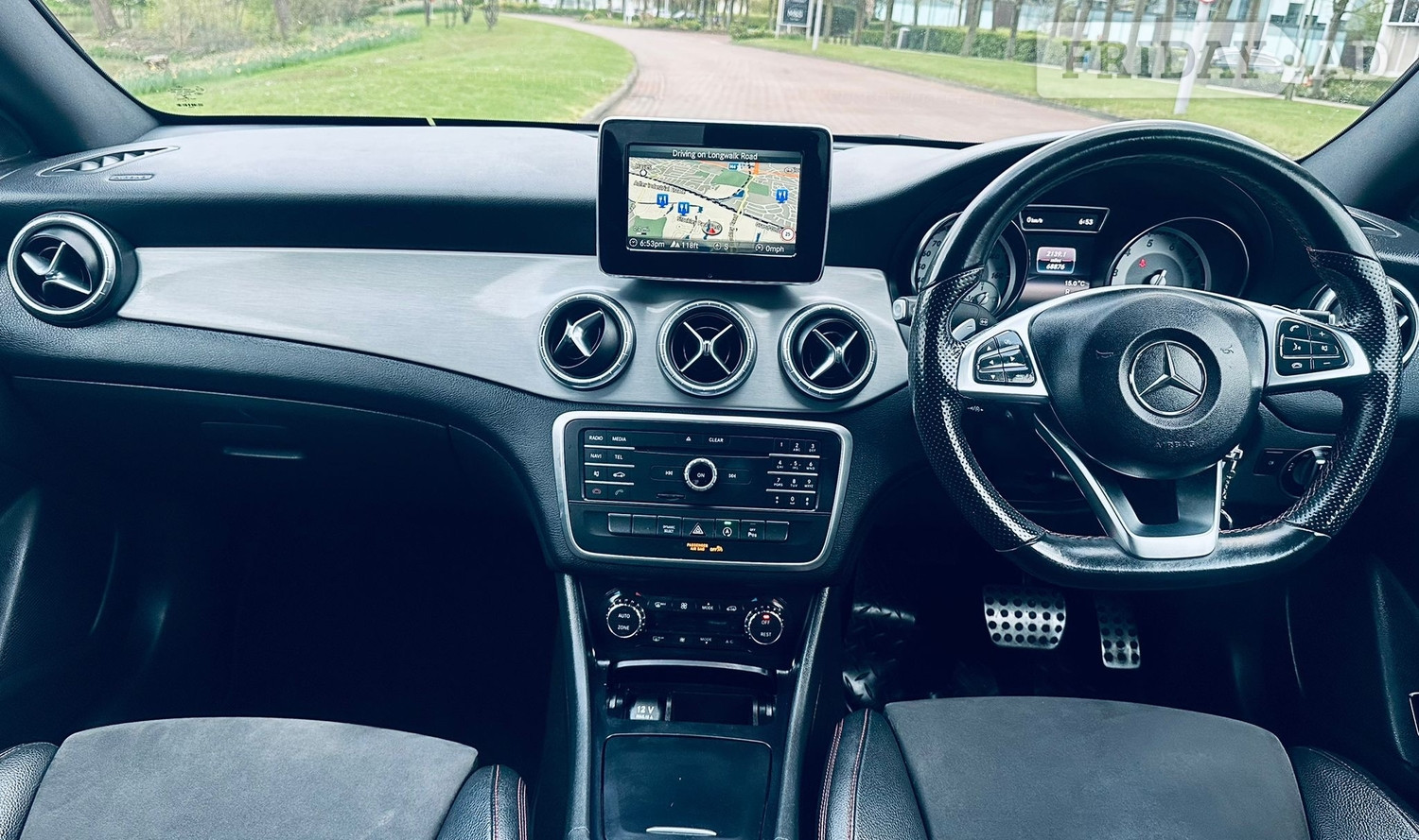 [ berth ]Mercedes-Benz CLA Class