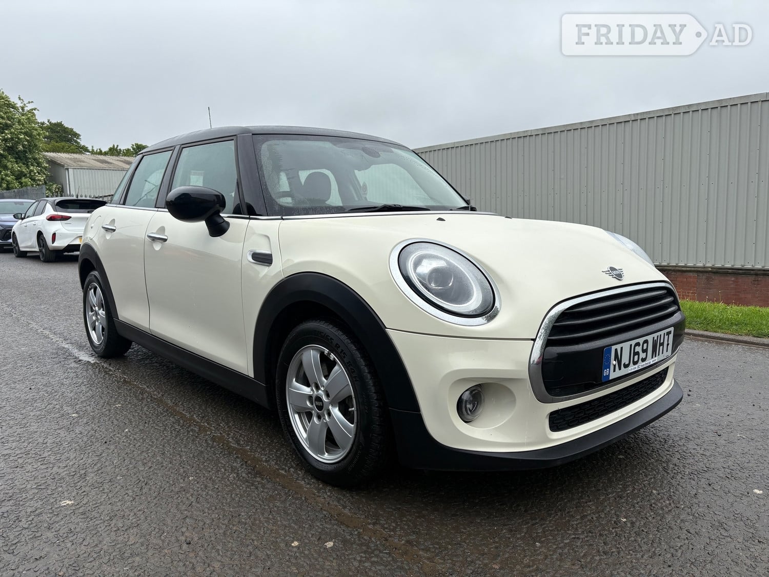 Mini Hatch 2019 in Airdrie