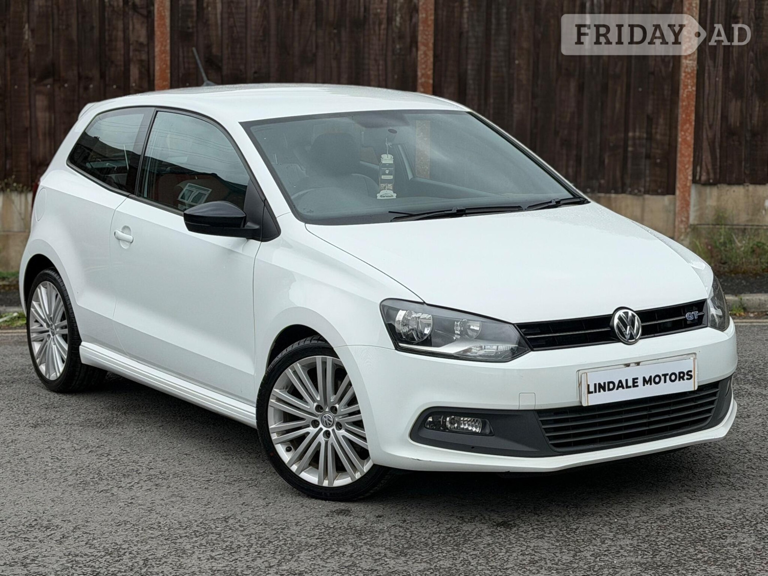 Volkswagen Polo 2016 in Oldham