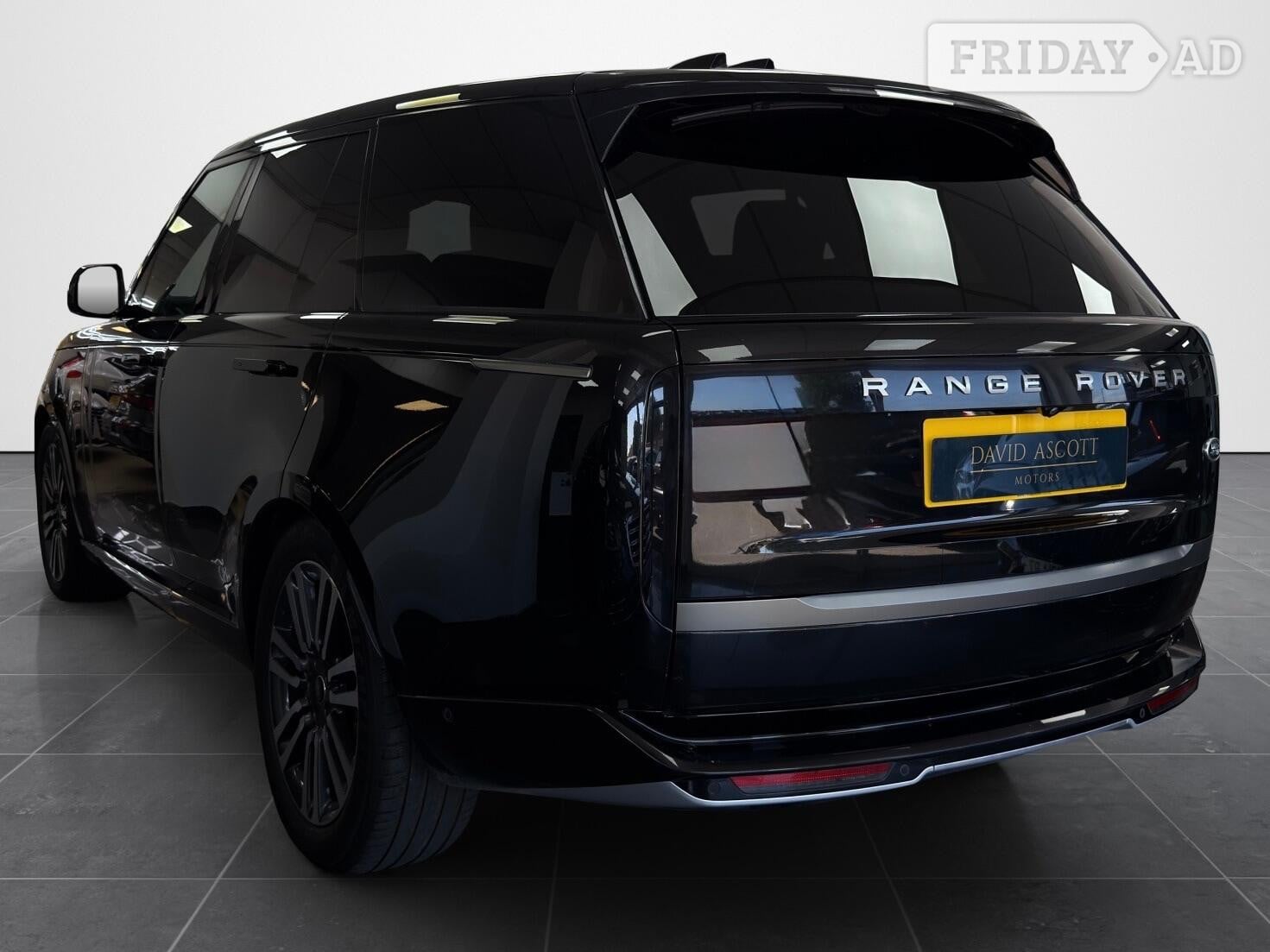 [ berth ]Land Rover Range Rover