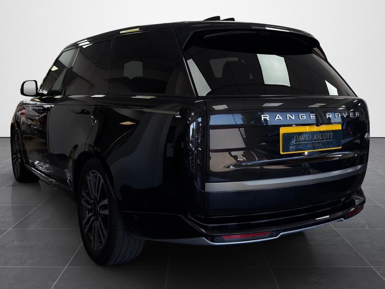 [ berth ]Land Rover Range Rover