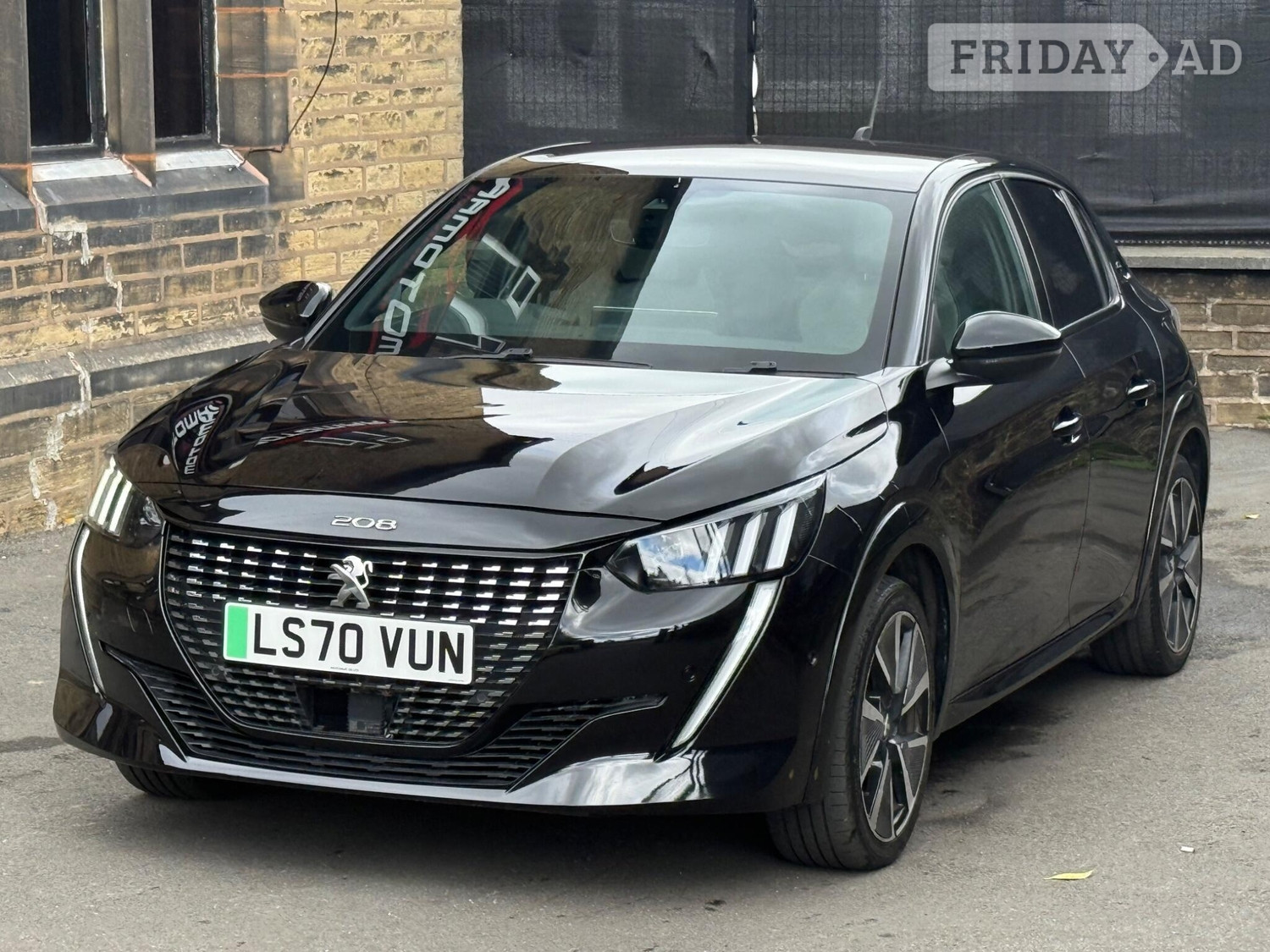[ berth ]Peugeot e-208
