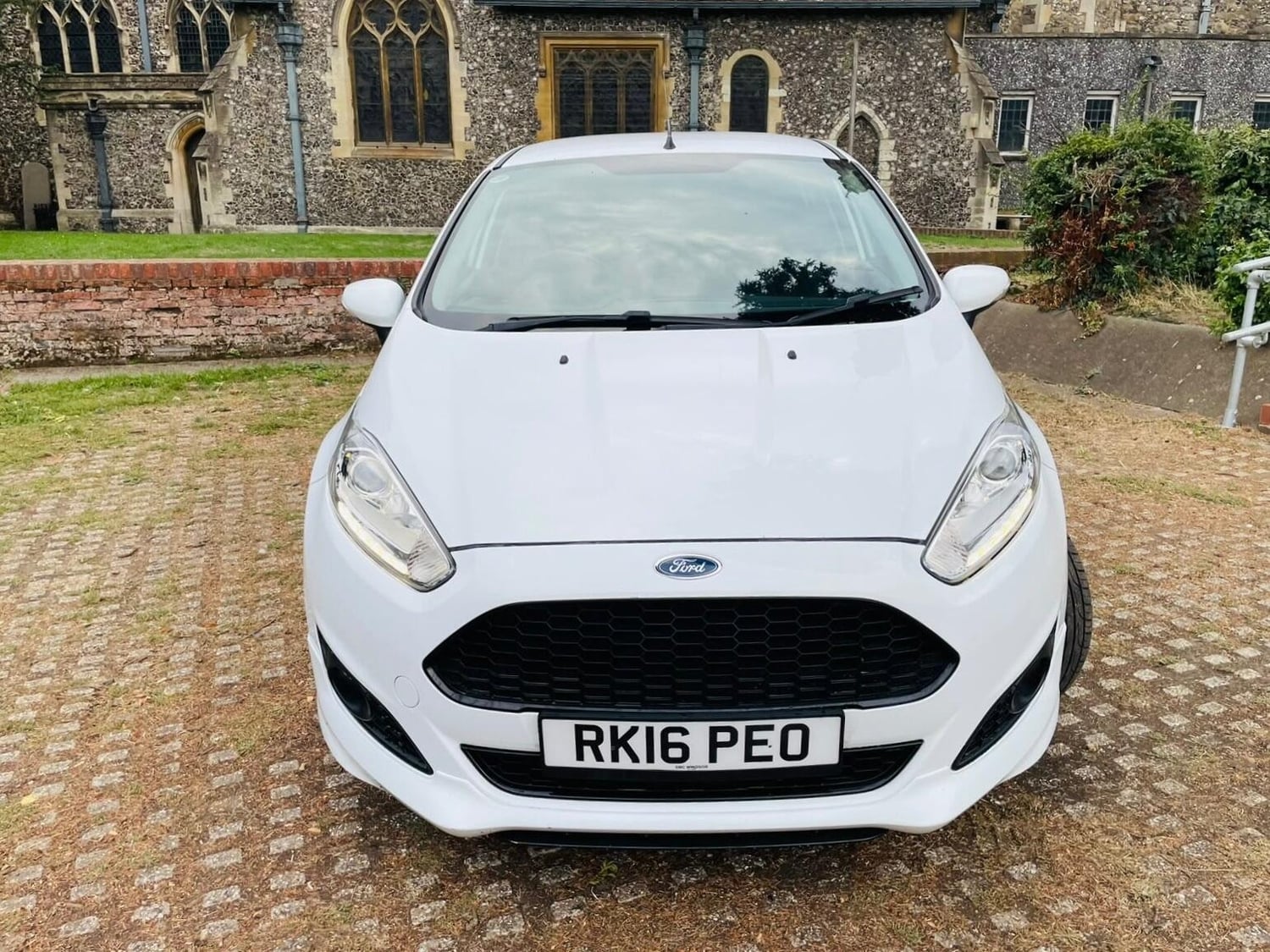 [ berth ]Ford Fiesta