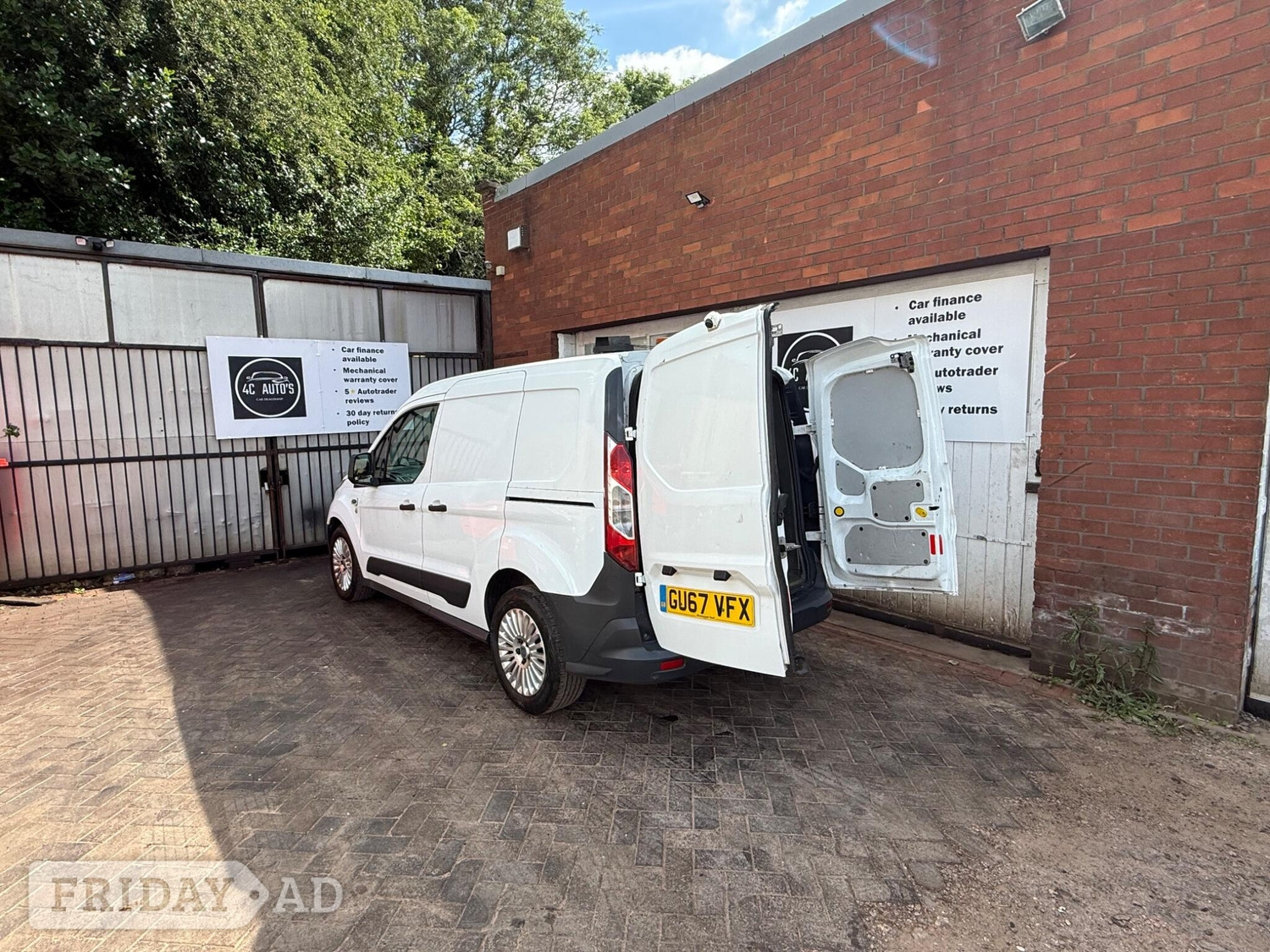 [ berth ]Ford Transit Connect