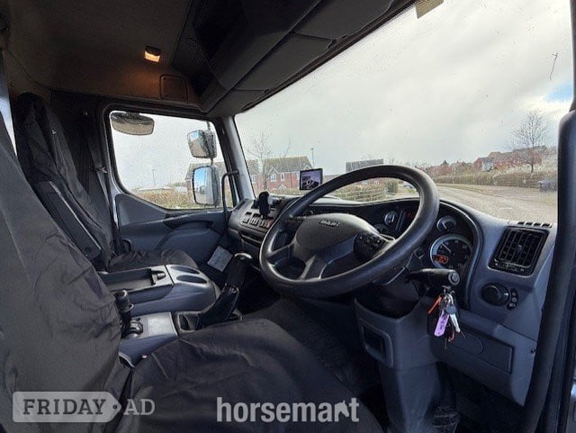 [ berth ]Bennington Horseboxes 